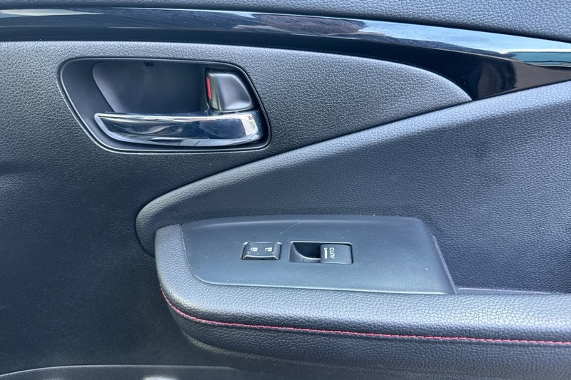 Honda Ridgeline Vehicle Full-screen Gallery Image 20