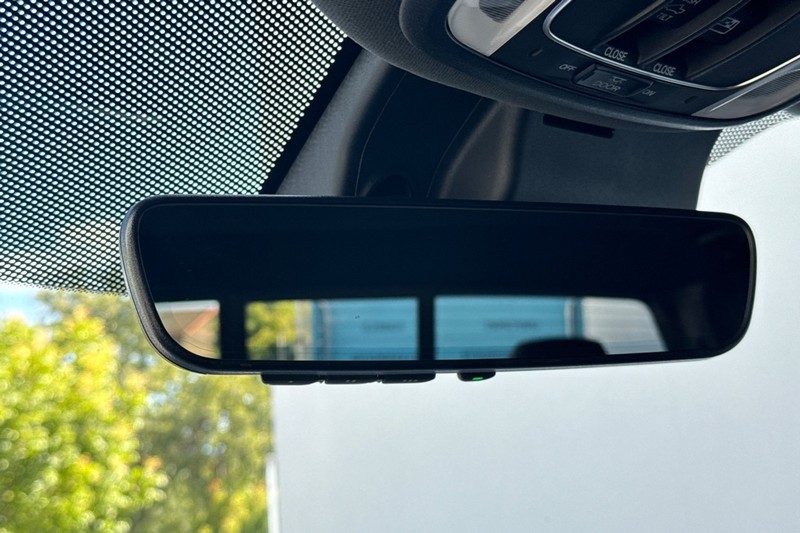 Honda Ridgeline Vehicle Full-screen Gallery Image 24