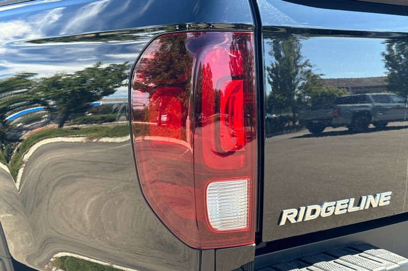 Honda Ridgeline Vehicle Full-screen Gallery Image 48