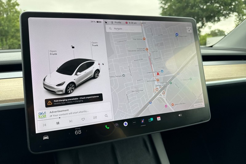 Tesla Model Y Vehicle Full-screen Gallery Image 38