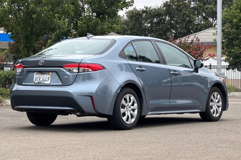 Toyota Corolla Vehicle Full-screen Gallery Image 04