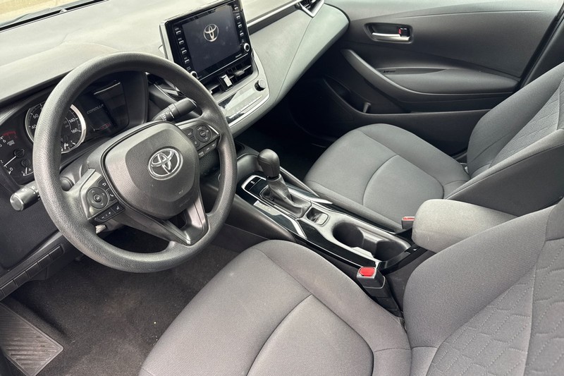 Toyota Corolla Vehicle Full-screen Gallery Image 10