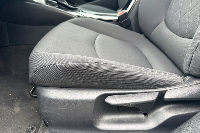 Toyota Corolla Vehicle Full-screen Gallery Image 13