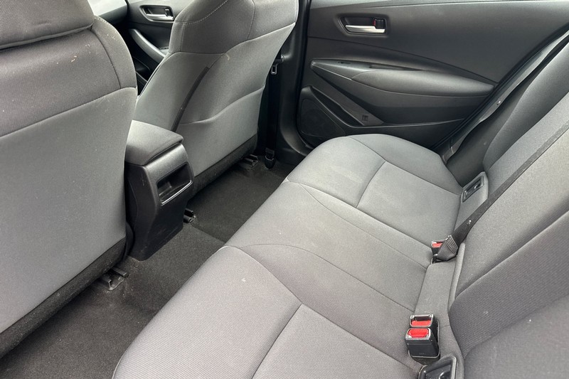 Toyota Corolla Vehicle Full-screen Gallery Image 14