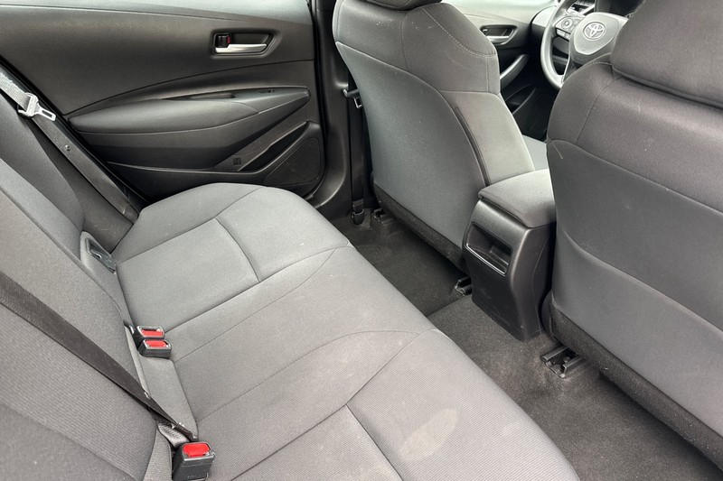 Toyota Corolla Vehicle Full-screen Gallery Image 17