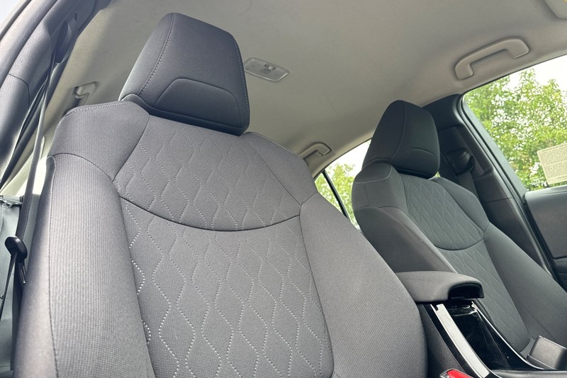 Toyota Corolla Vehicle Full-screen Gallery Image 19