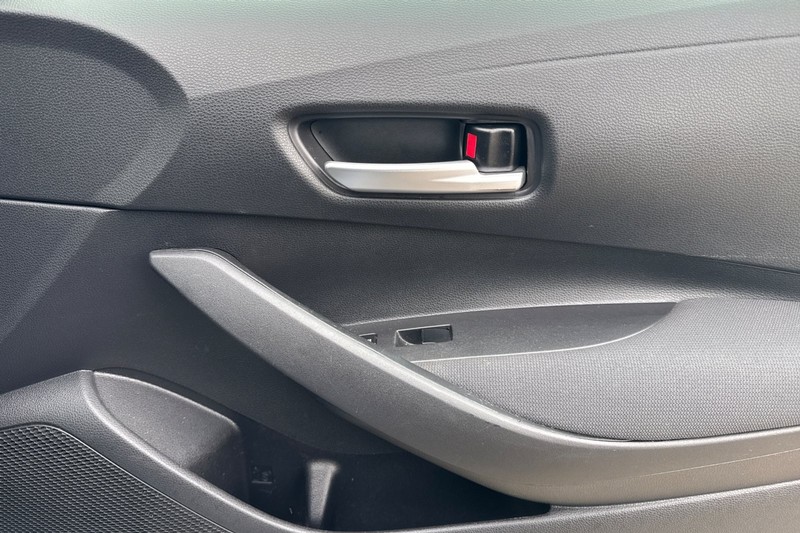 Toyota Corolla Vehicle Full-screen Gallery Image 20