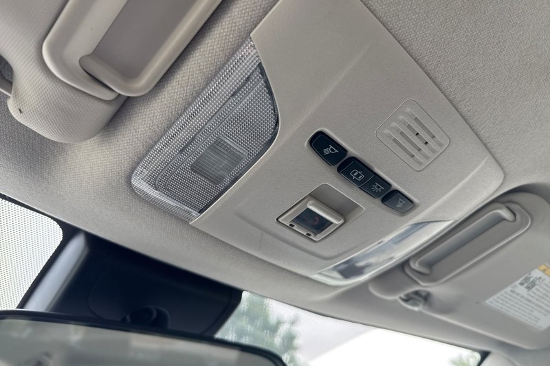 Toyota Corolla Vehicle Full-screen Gallery Image 23