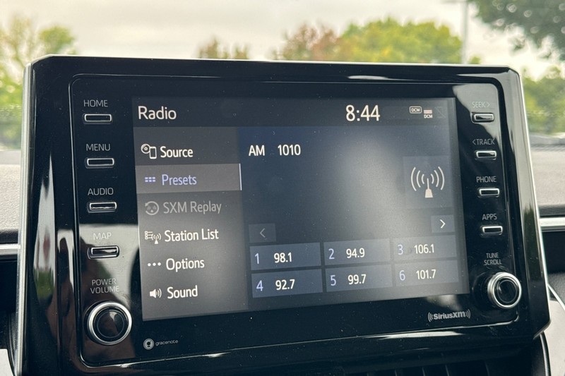 Toyota Corolla Vehicle Full-screen Gallery Image 25