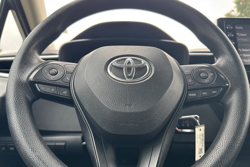 Toyota Corolla Vehicle Full-screen Gallery Image 32