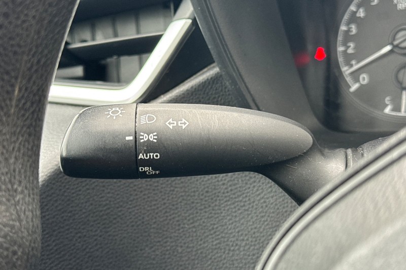 Toyota Corolla Vehicle Full-screen Gallery Image 34