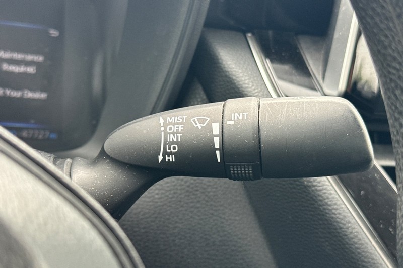 Toyota Corolla Vehicle Full-screen Gallery Image 36