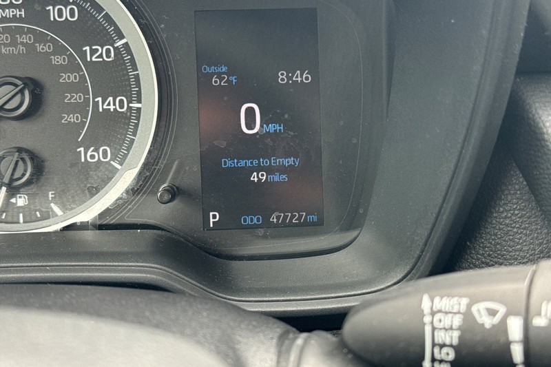 Toyota Corolla Vehicle Full-screen Gallery Image 38