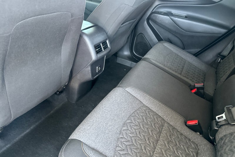 Chevrolet Equinox Vehicle Full-screen Gallery Image 14