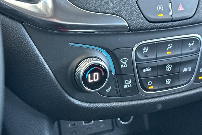 Chevrolet Equinox Vehicle Full-screen Gallery Image 29