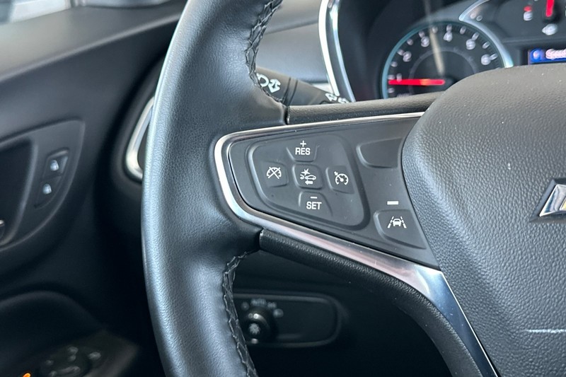 Chevrolet Equinox Vehicle Full-screen Gallery Image 36