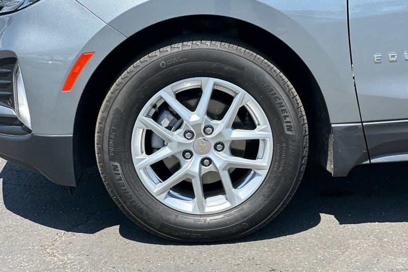 Chevrolet Equinox Vehicle Full-screen Gallery Image 45