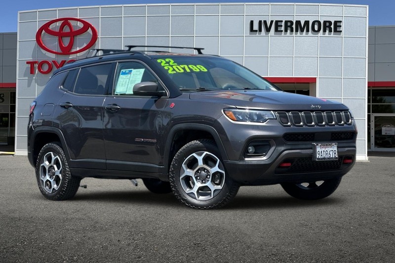 Jeep Compass Vehicle Full-screen Gallery Image 02