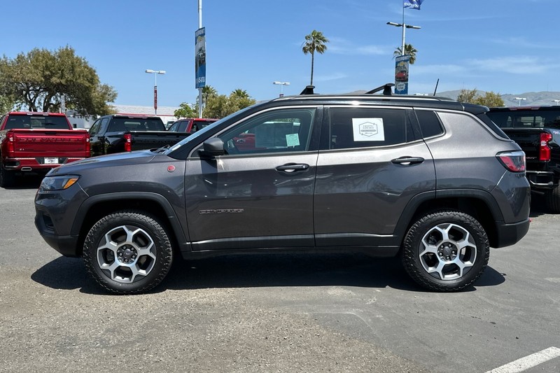 Jeep Compass Vehicle Full-screen Gallery Image 07