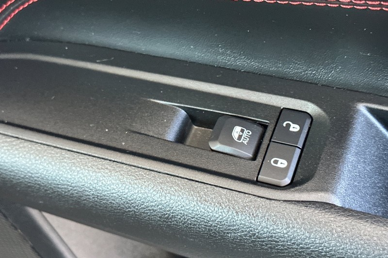 Jeep Compass Vehicle Full-screen Gallery Image 22