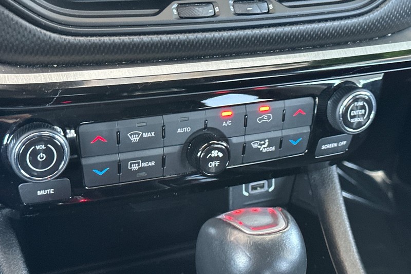 Jeep Compass Vehicle Full-screen Gallery Image 28