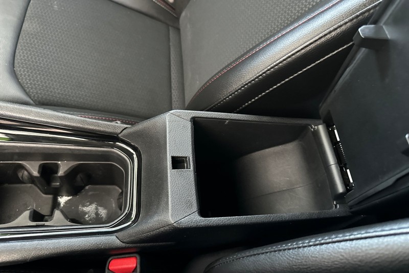 Jeep Compass Vehicle Full-screen Gallery Image 32