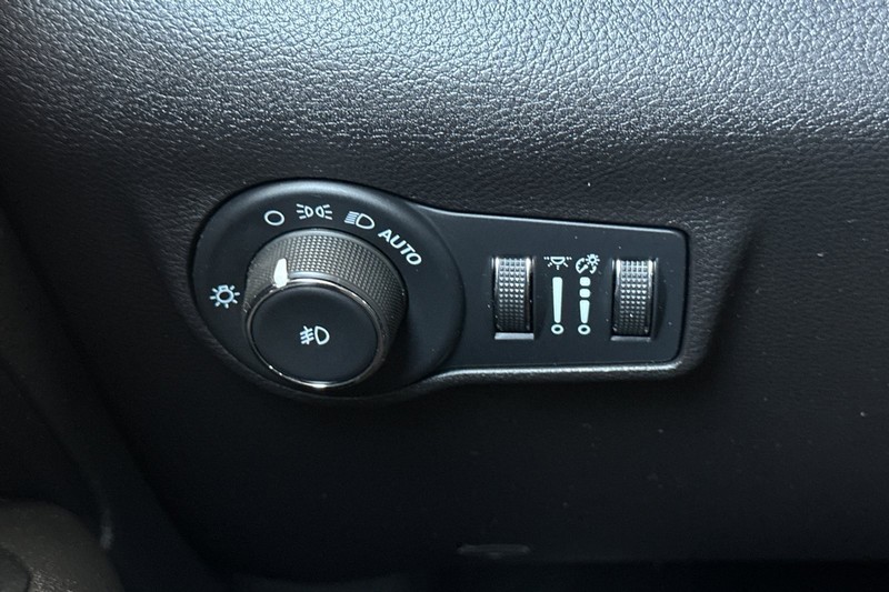 Jeep Compass Vehicle Full-screen Gallery Image 42