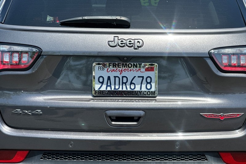 Jeep Compass Vehicle Full-screen Gallery Image 49