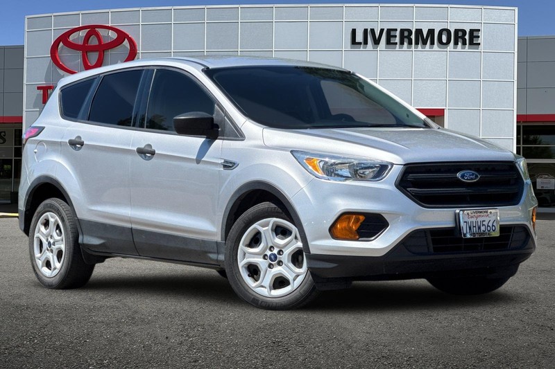 Ford Escape Vehicle Full-screen Gallery Image 02