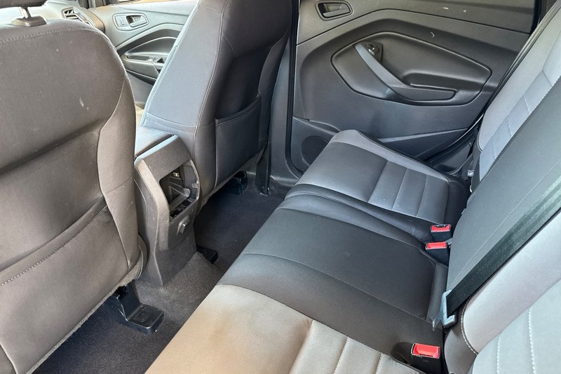 Ford Escape Vehicle Full-screen Gallery Image 14
