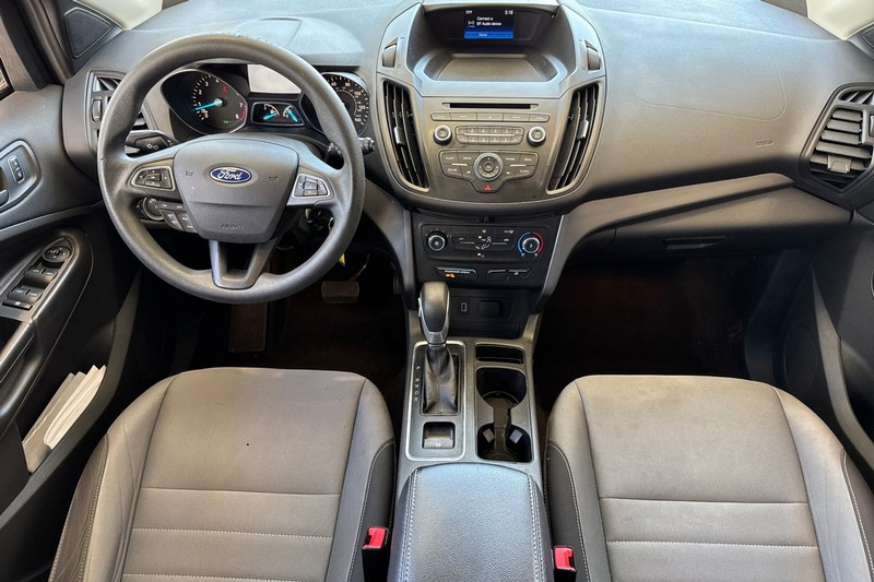 Ford Escape Vehicle Full-screen Gallery Image 15
