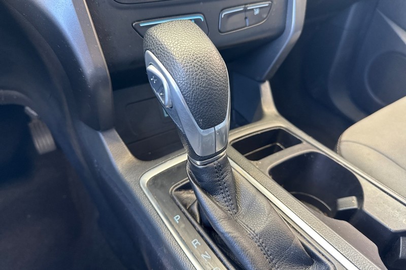 Ford Escape Vehicle Full-screen Gallery Image 33