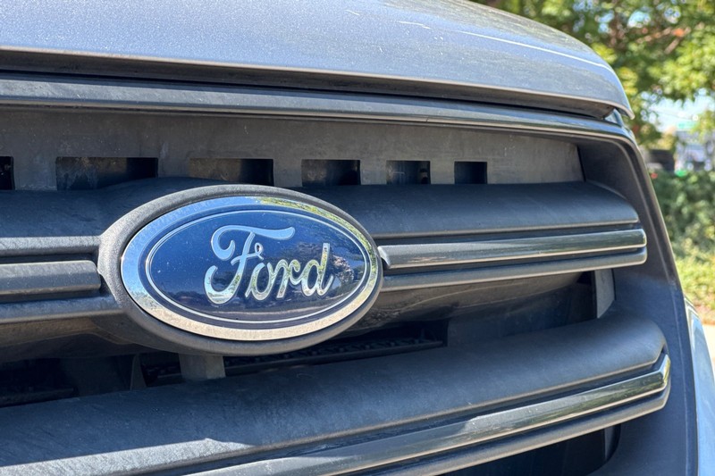 Ford Escape Vehicle Full-screen Gallery Image 44