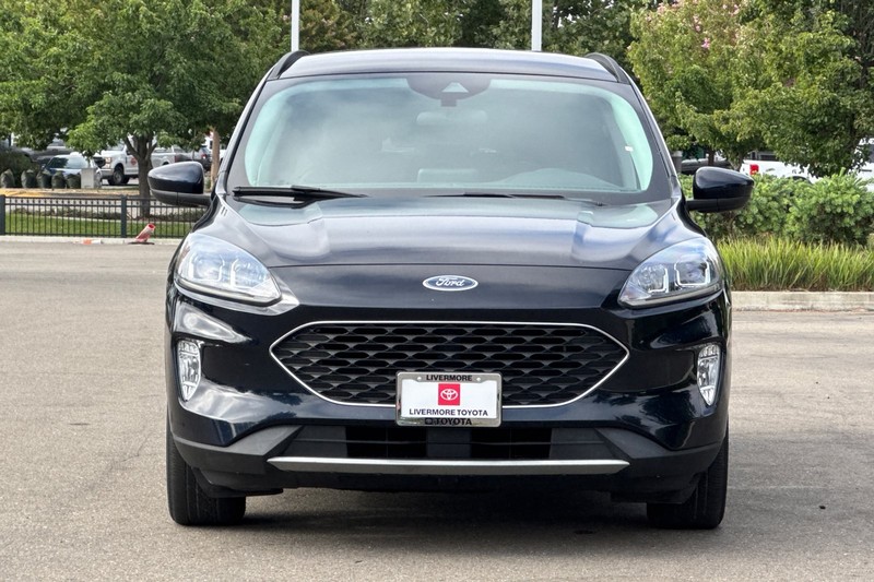Ford Escape Vehicle Full-screen Gallery Image 09
