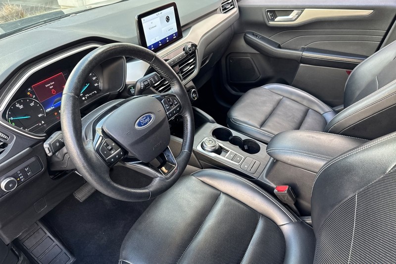 Ford Escape Vehicle Full-screen Gallery Image 10
