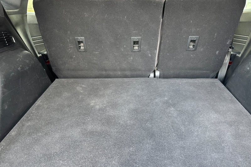 Ford Escape Vehicle Full-screen Gallery Image 17