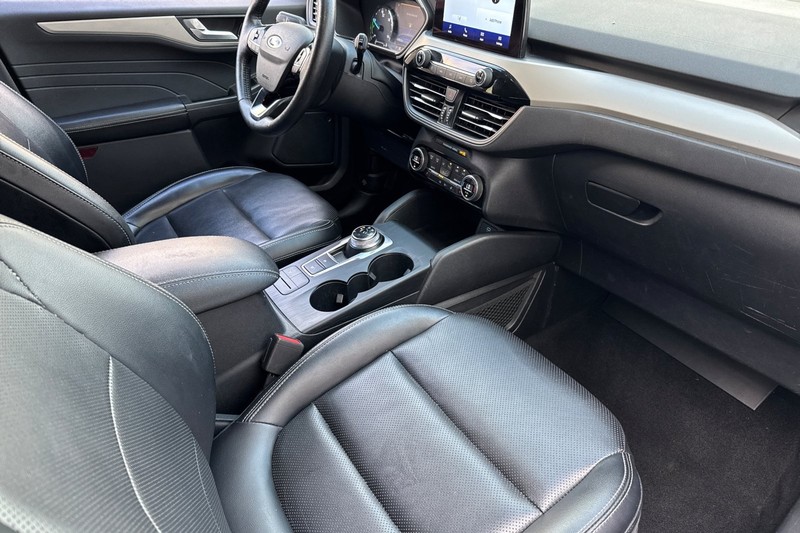 Ford Escape Vehicle Full-screen Gallery Image 19