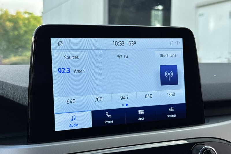 Ford Escape Vehicle Full-screen Gallery Image 26