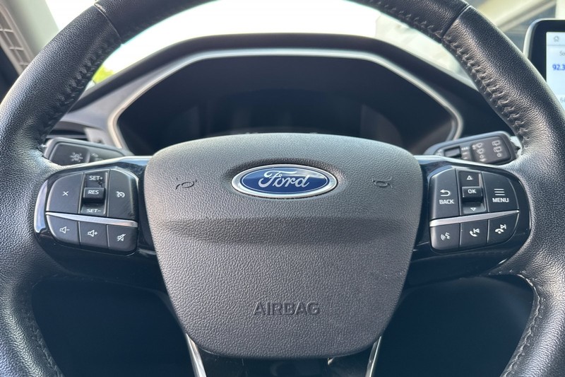 Ford Escape Vehicle Full-screen Gallery Image 35