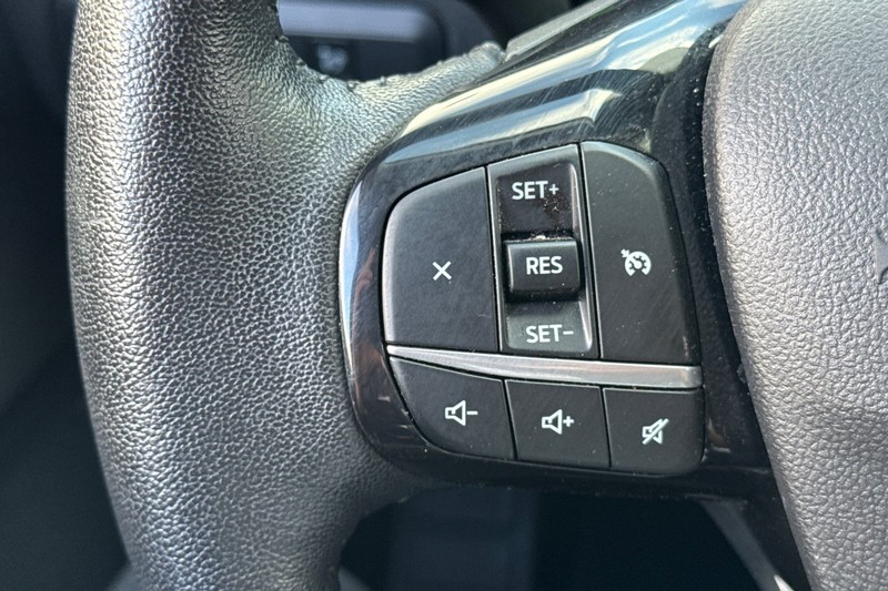Ford Escape Vehicle Full-screen Gallery Image 36