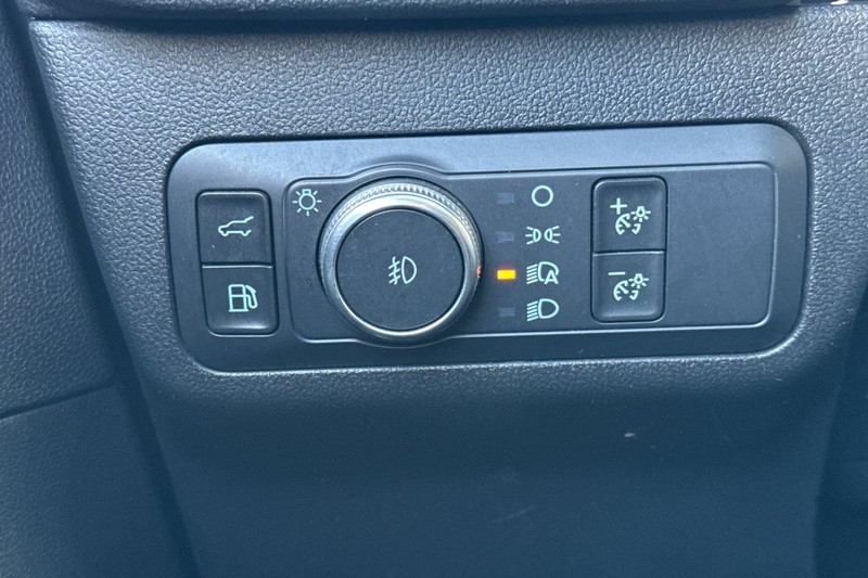 Ford Escape Vehicle Full-screen Gallery Image 42
