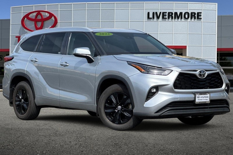 Toyota Highlander Vehicle Full-screen Gallery Image 02