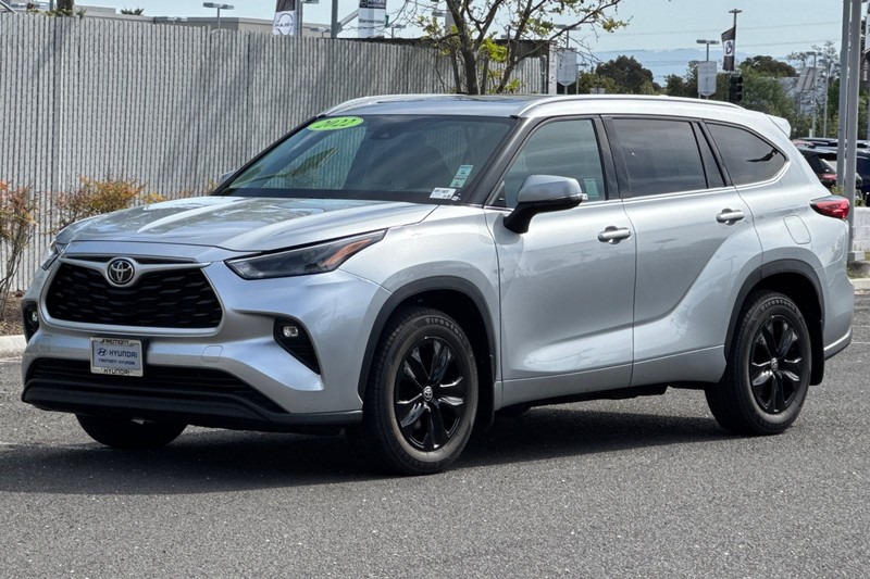 Toyota Highlander Vehicle Full-screen Gallery Image 08