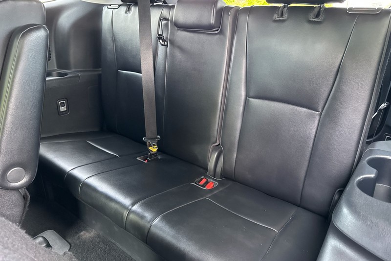 Toyota Highlander Vehicle Full-screen Gallery Image 18