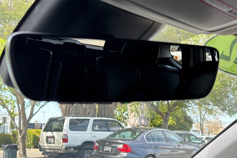 Toyota Highlander Vehicle Full-screen Gallery Image 26