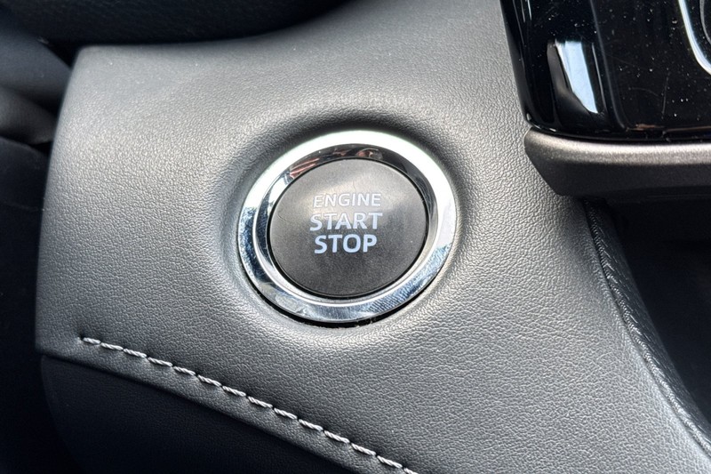 Toyota Highlander Vehicle Full-screen Gallery Image 35