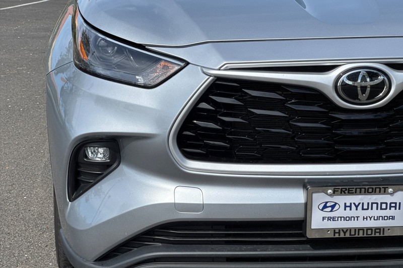 Toyota Highlander Vehicle Full-screen Gallery Image 44