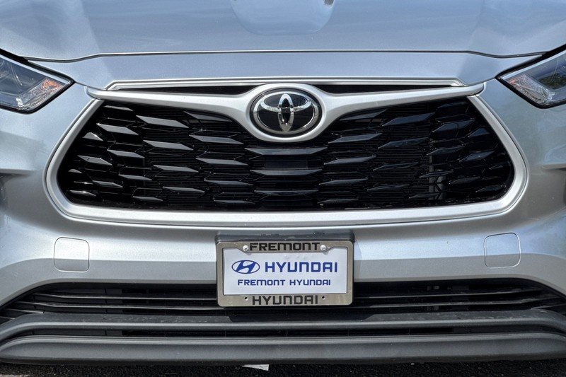 Toyota Highlander Vehicle Full-screen Gallery Image 45