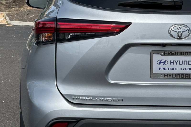 Toyota Highlander Vehicle Full-screen Gallery Image 46