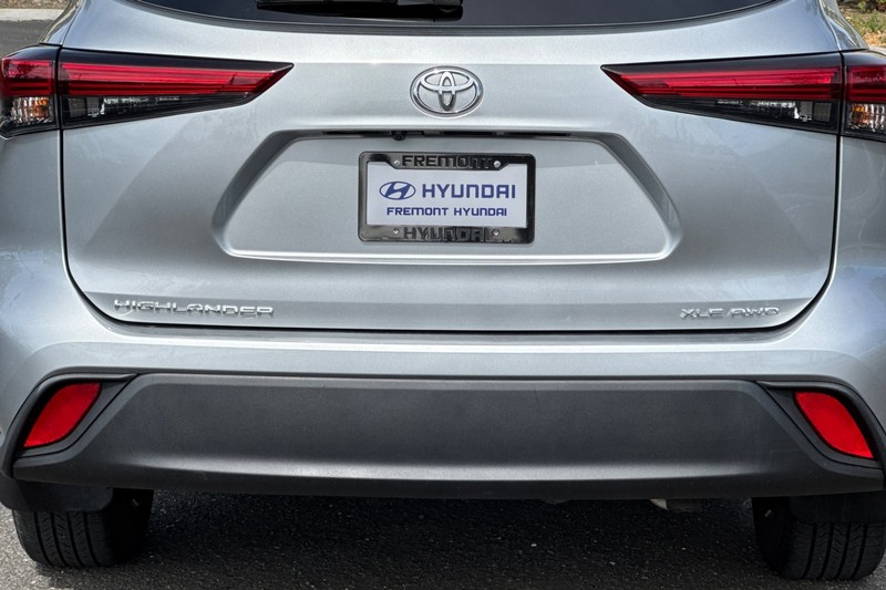 Toyota Highlander Vehicle Full-screen Gallery Image 47